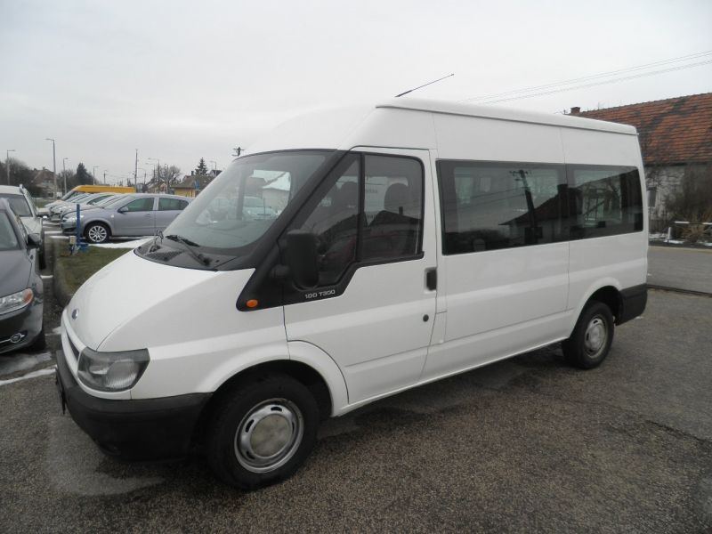 9 személyes ford transit